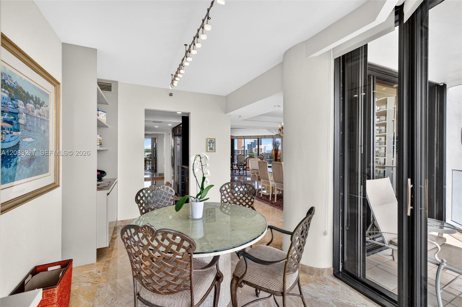 2800 Island Boulevard