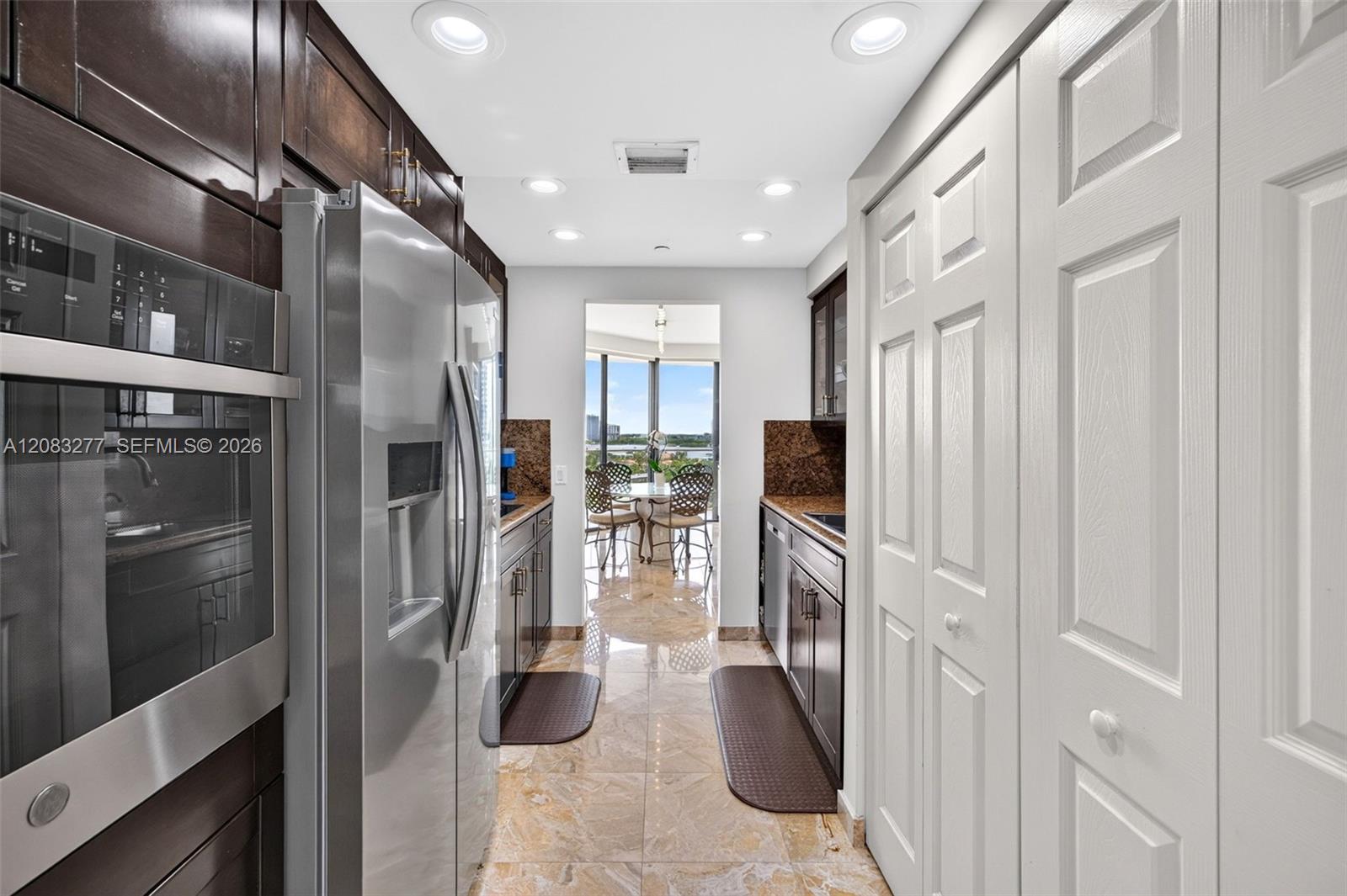 2800 Island Boulevard