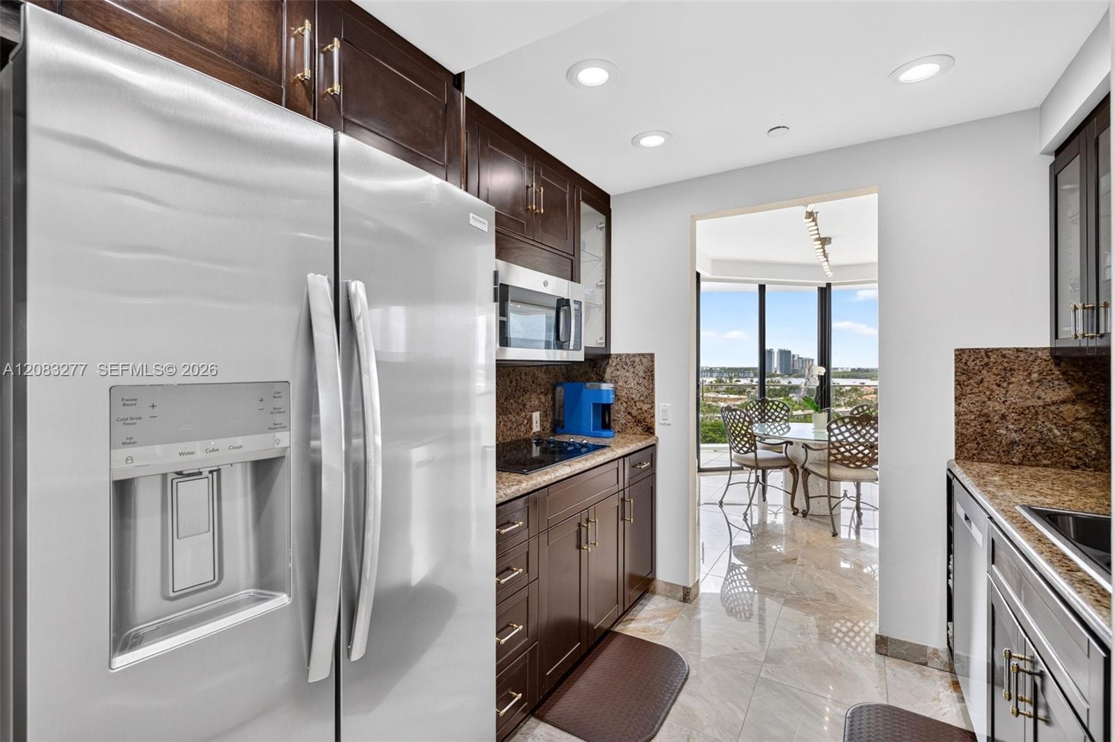 2800 Island Boulevard