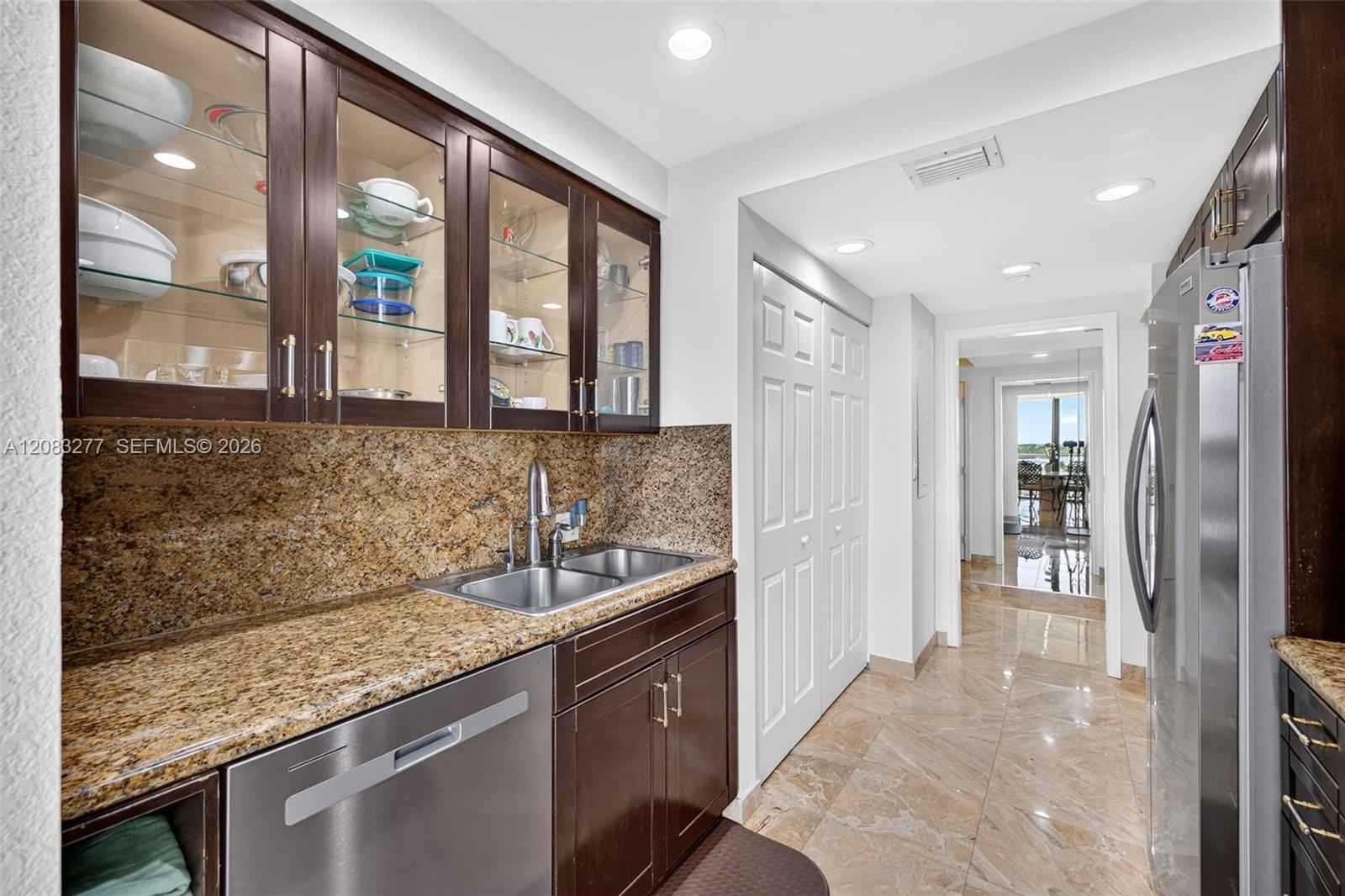 2800 Island Boulevard