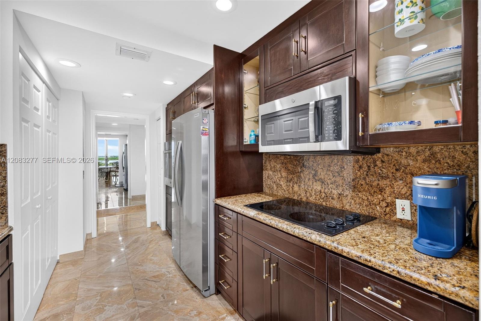 2800 Island Boulevard