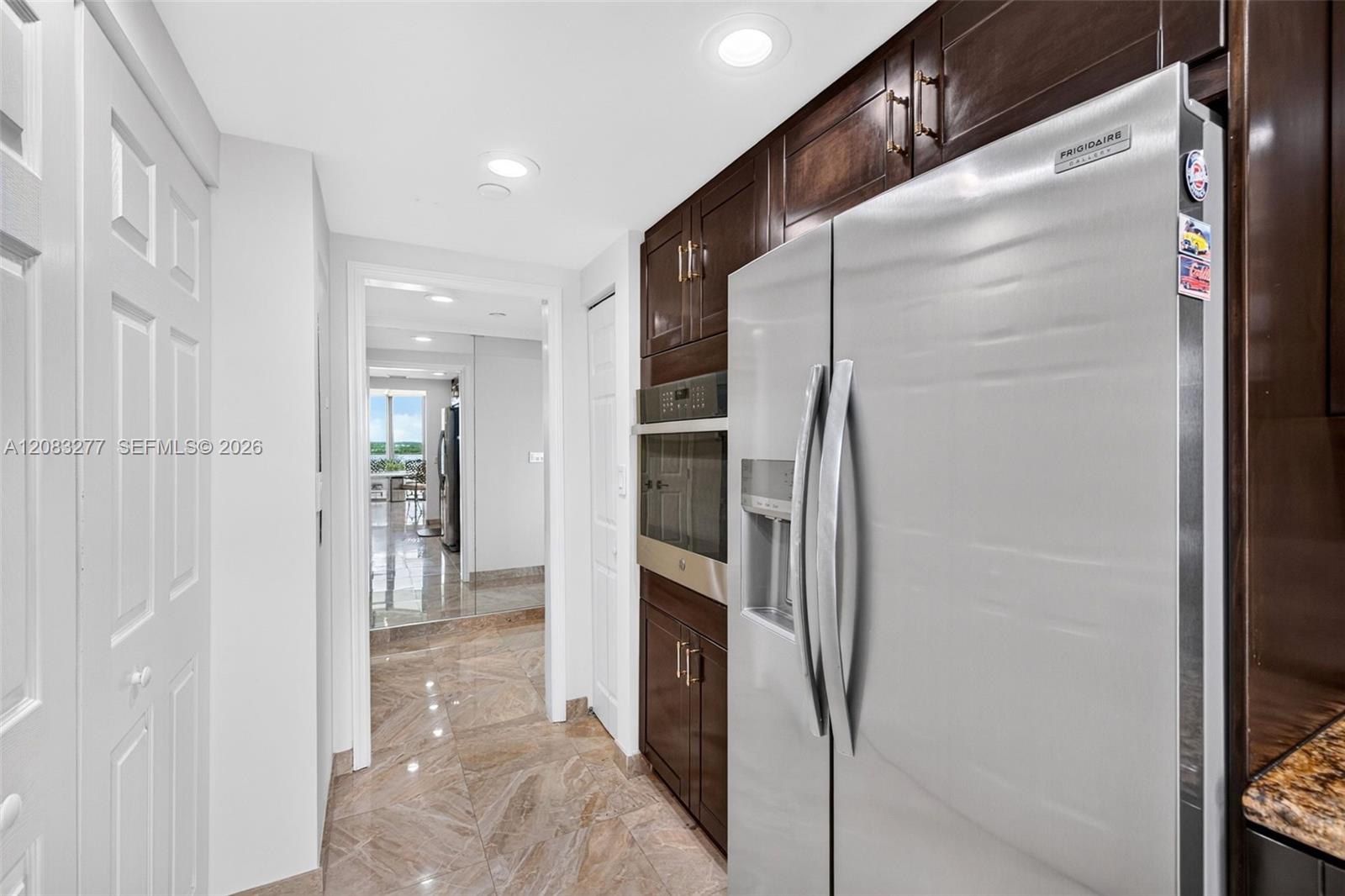 2800 Island Boulevard