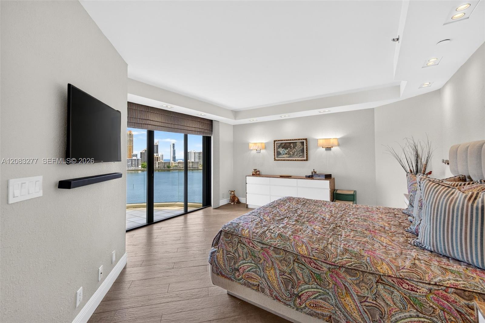 2800 Island Boulevard