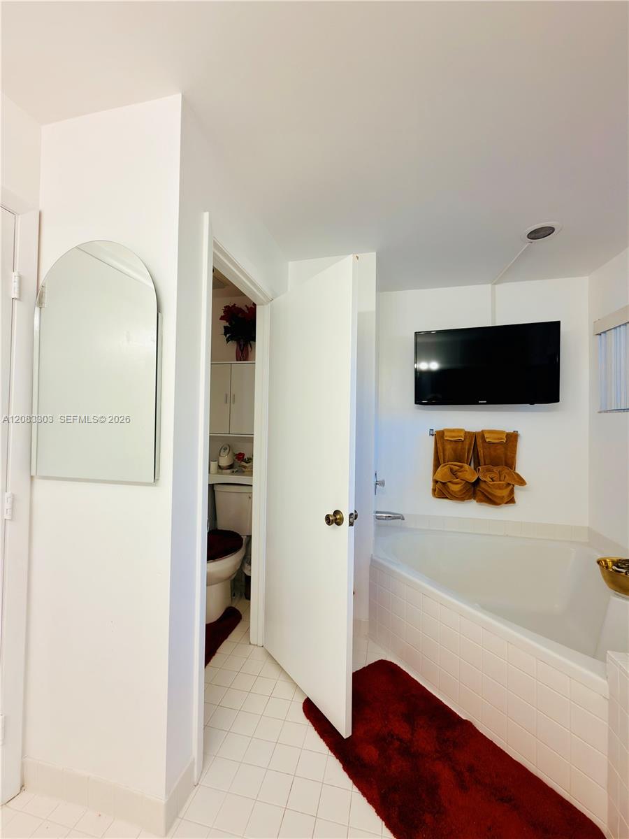 10664 Oak Lake Way