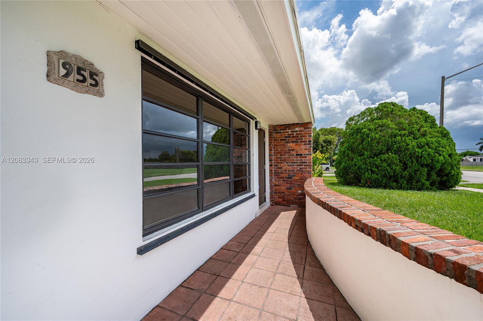 955 NW 15th Street