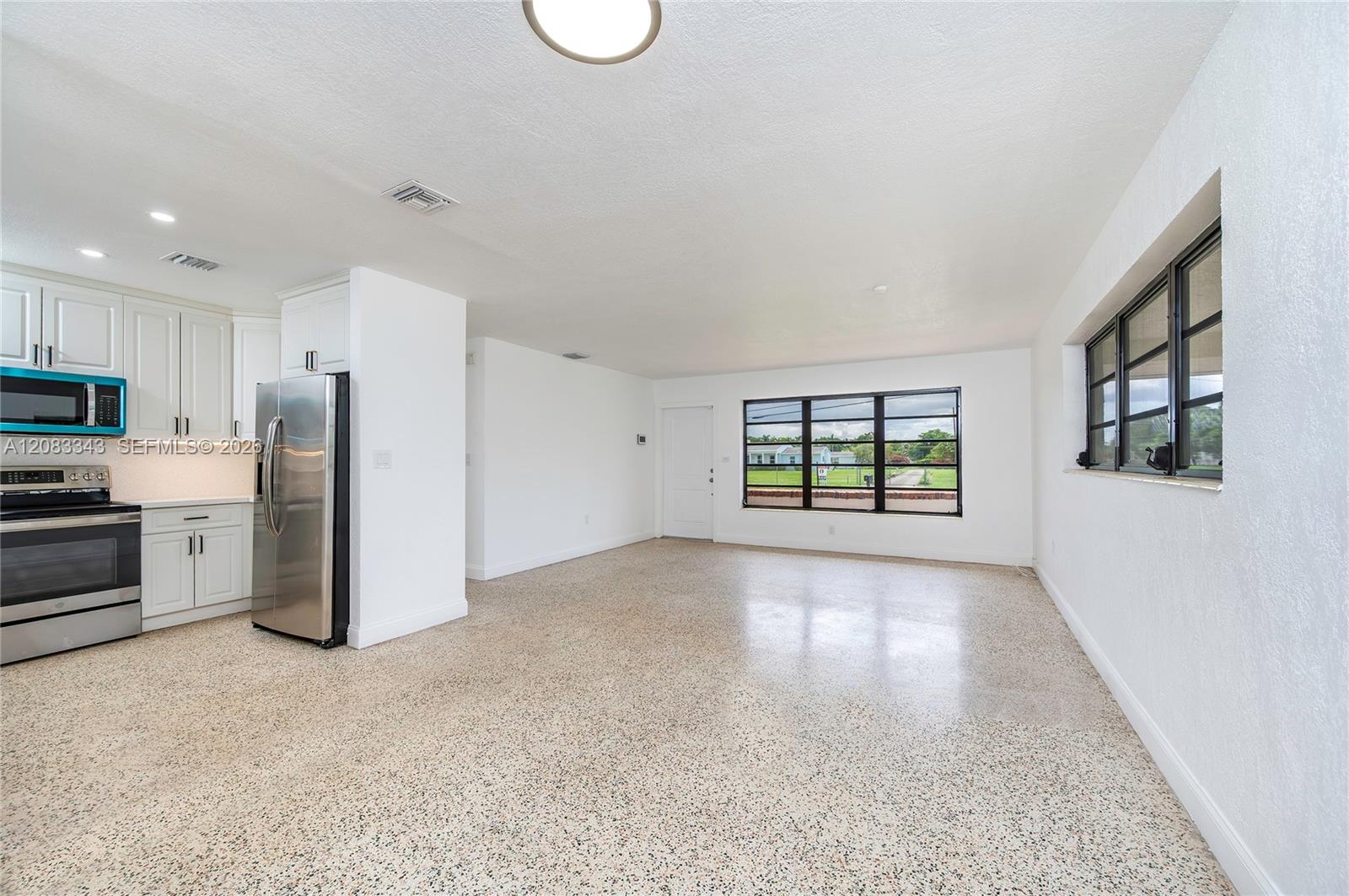955 NW 15th Street