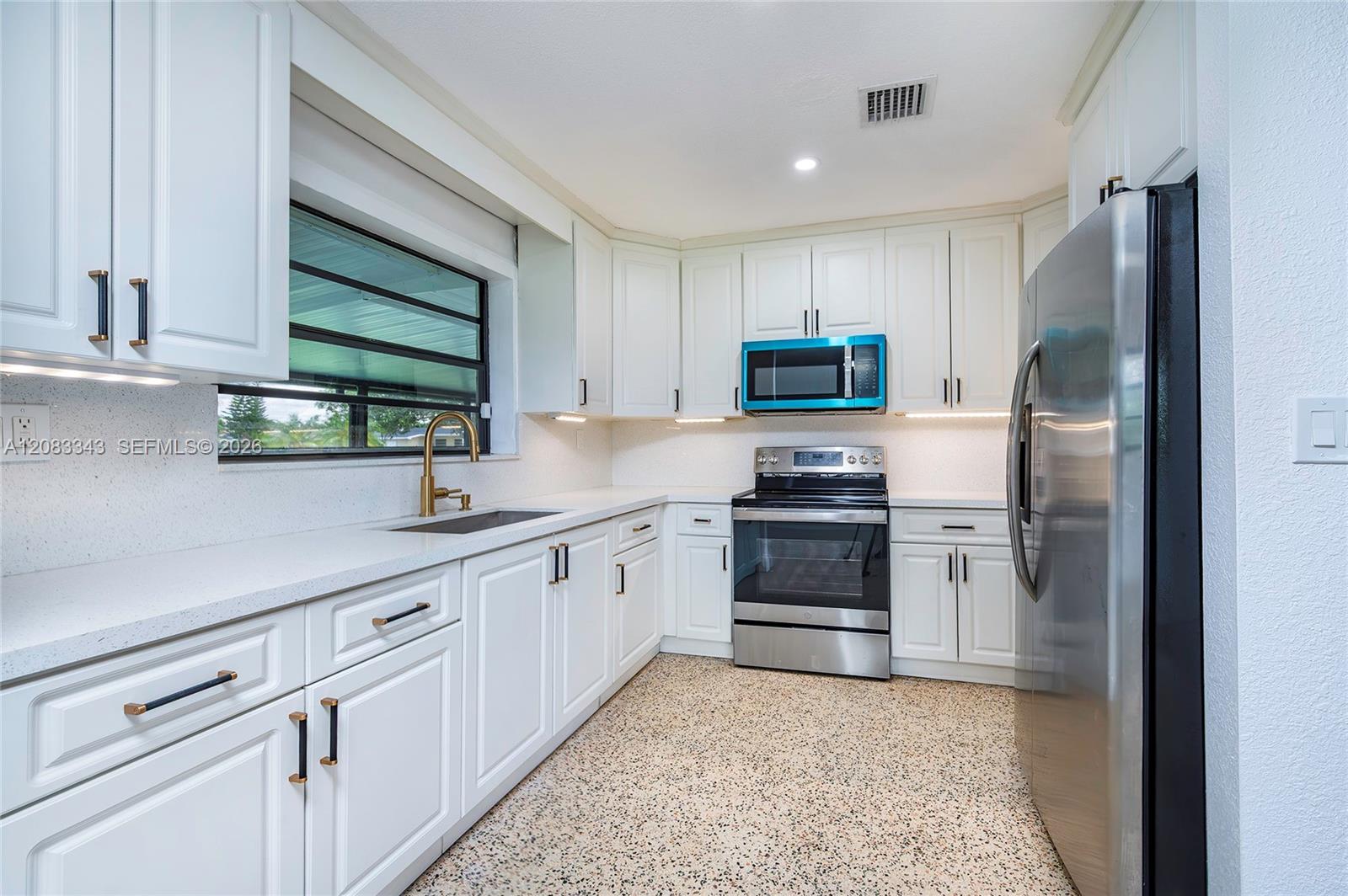 955 NW 15th Street