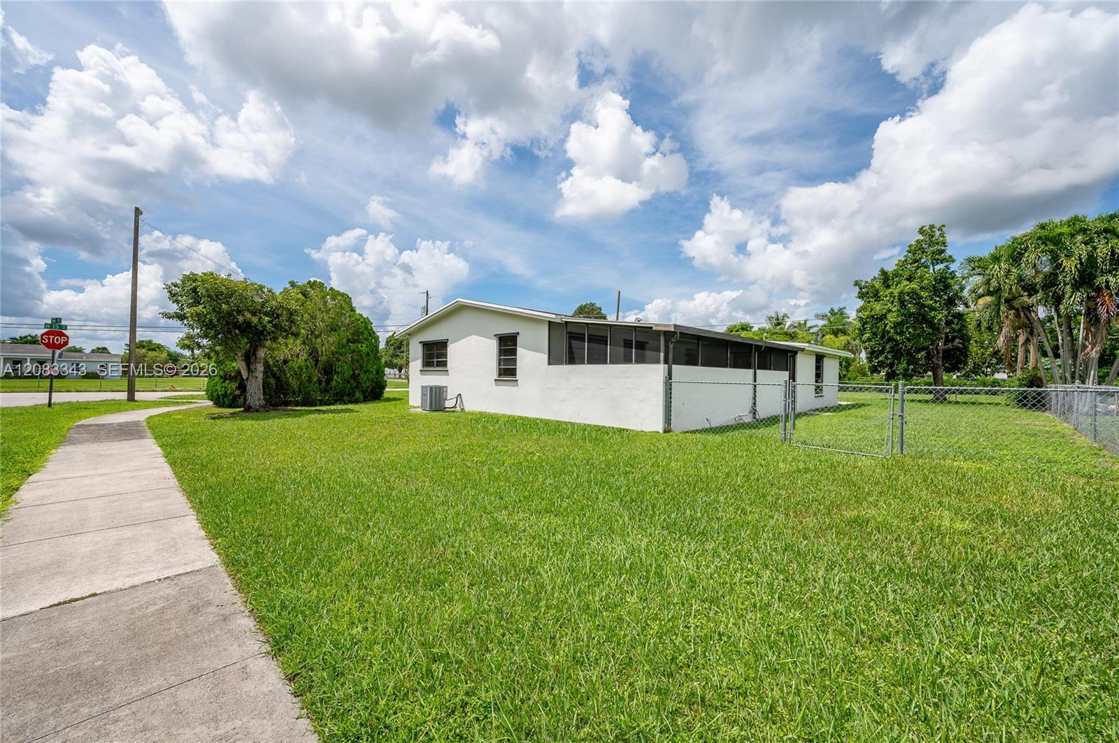 955 NW 15th Street