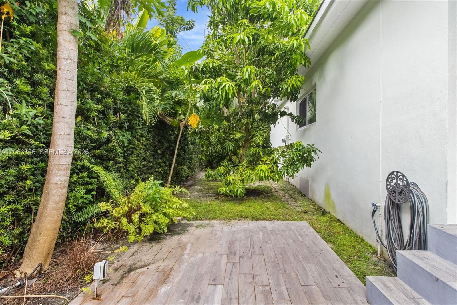 615 Santurce Avenue