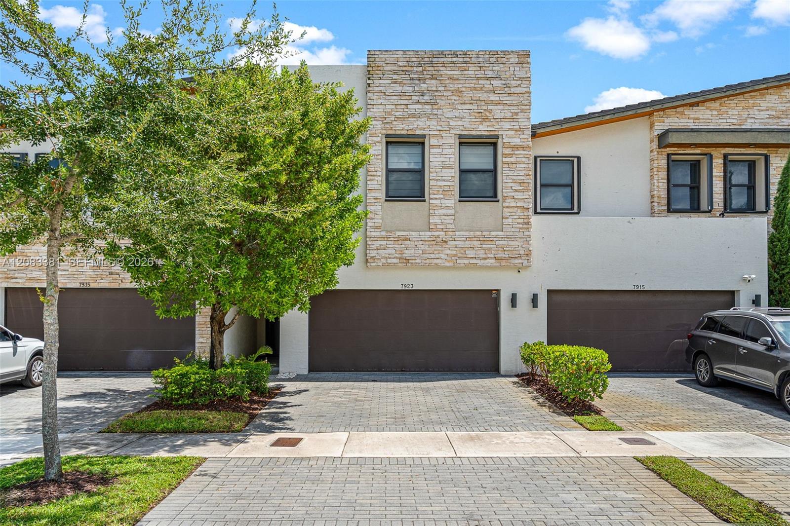 7923 NW 104th Court