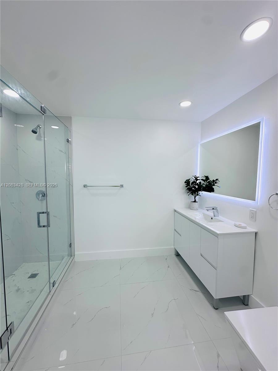 82 E 16th Street