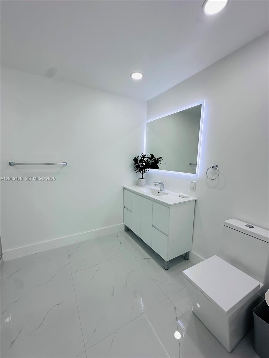 82 E 16th Street