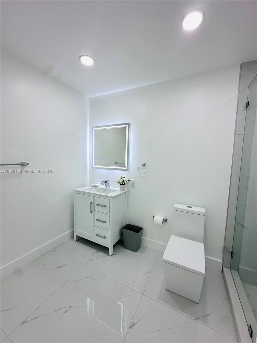82 E 16th Street