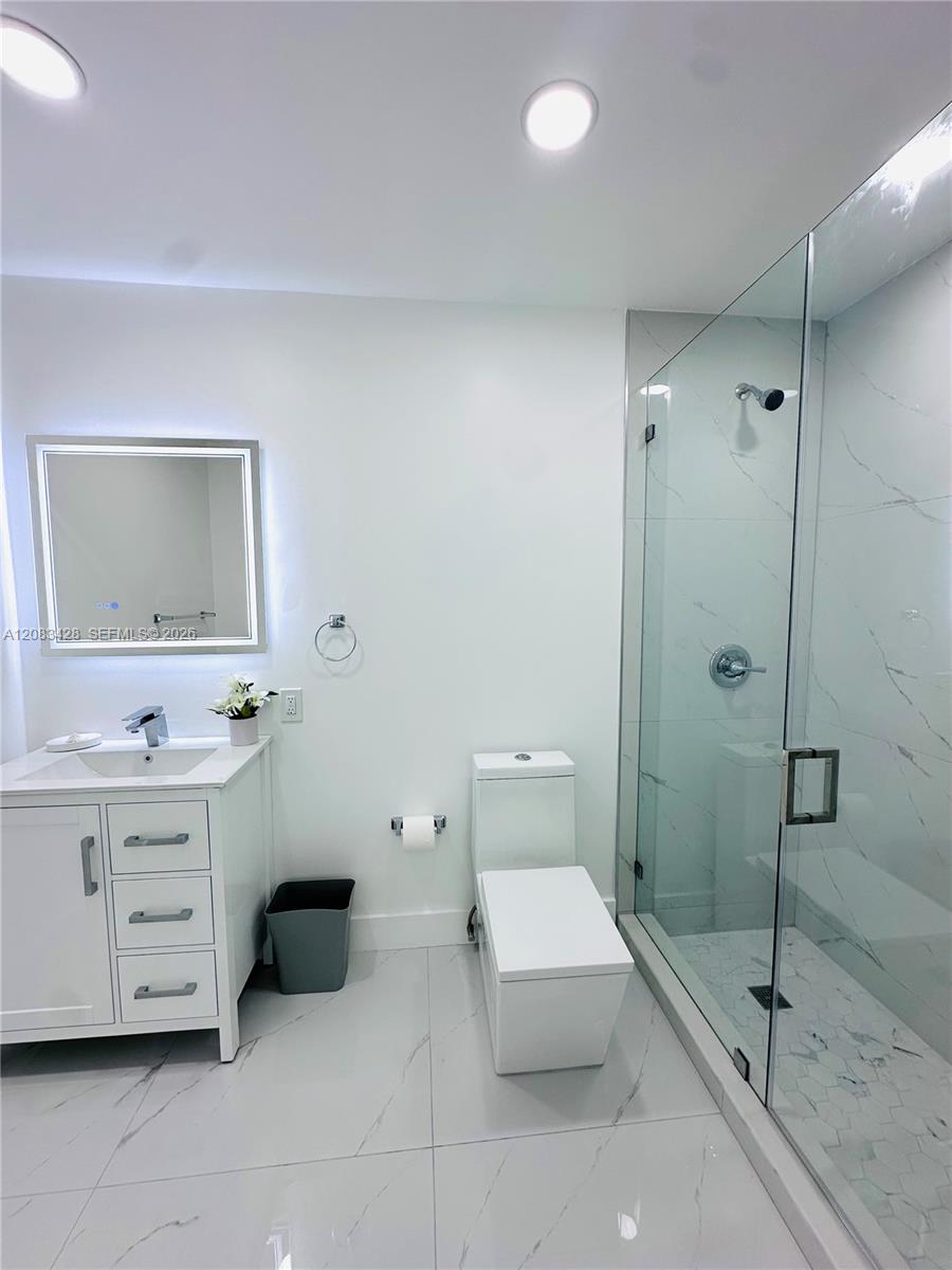 82 E 16th Street