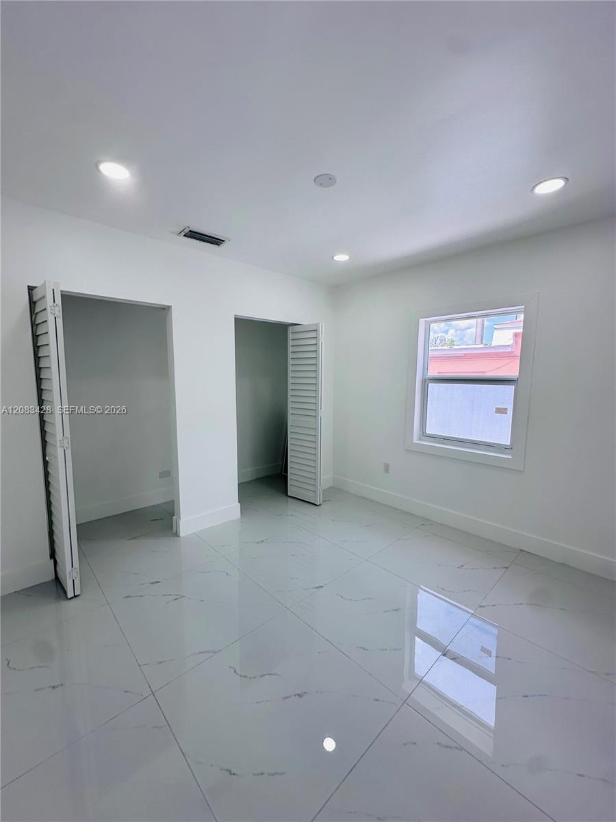 82 E 16th Street