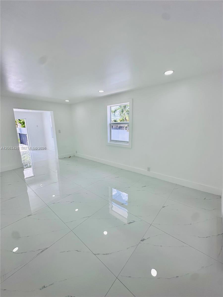 82 E 16th Street