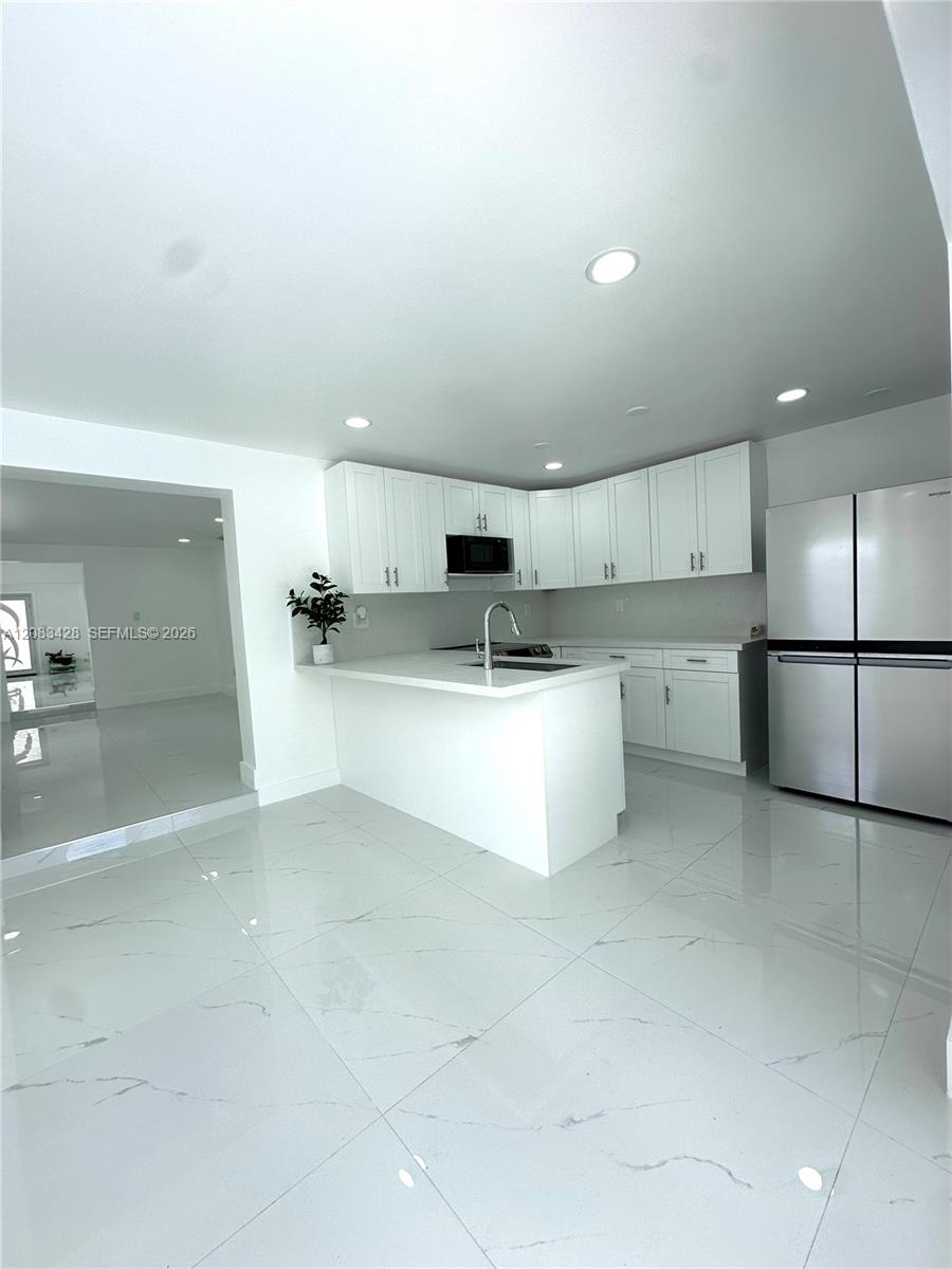 82 E 16th Street