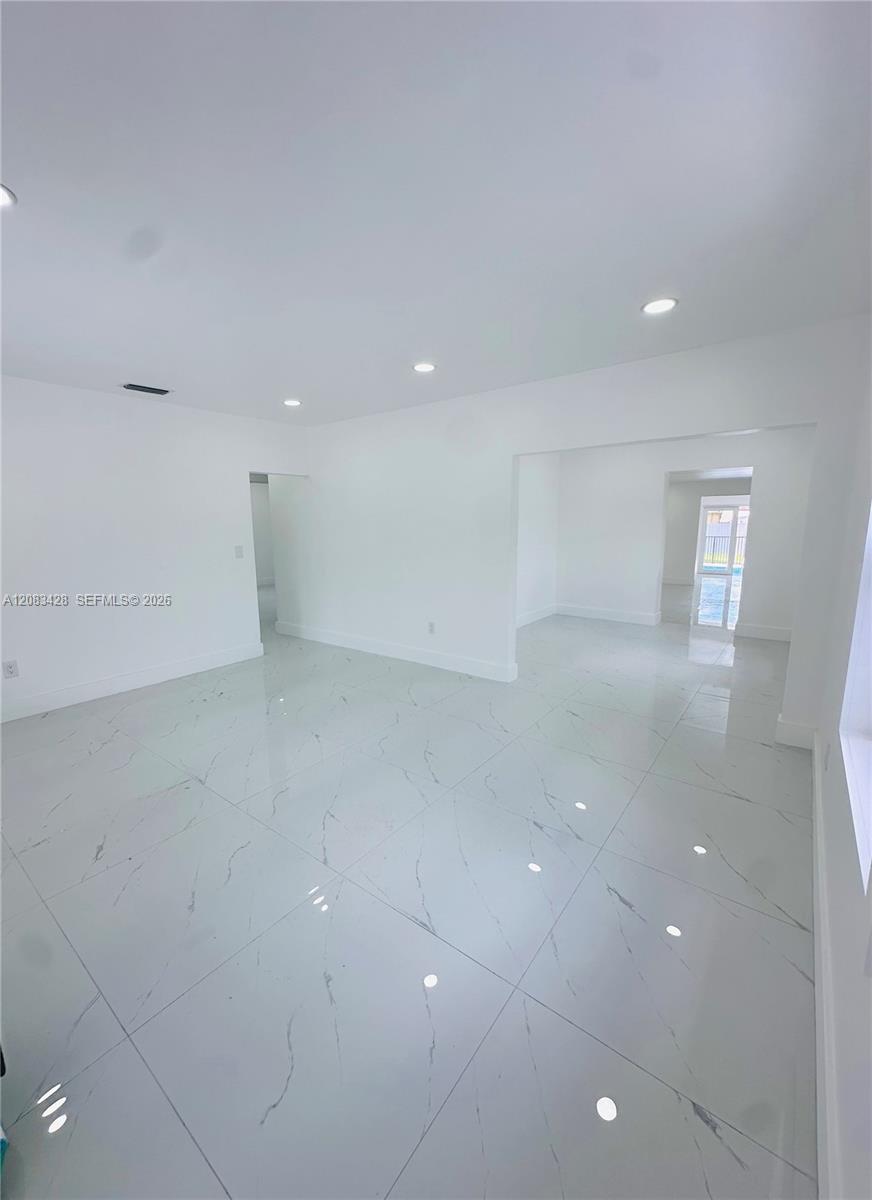 82 E 16th Street
