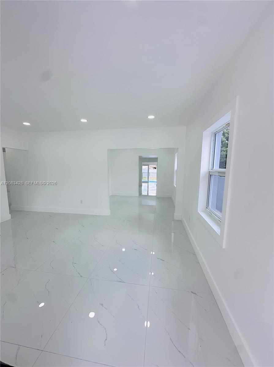 82 E 16th Street