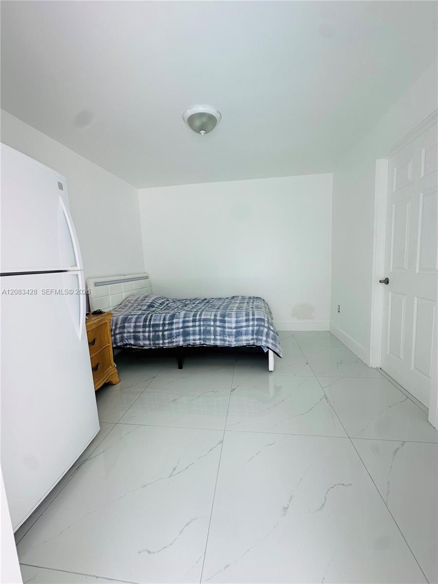 82 E 16th Street