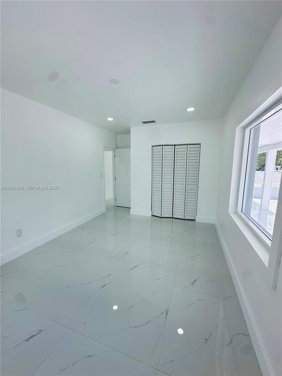 82 E 16th Street
