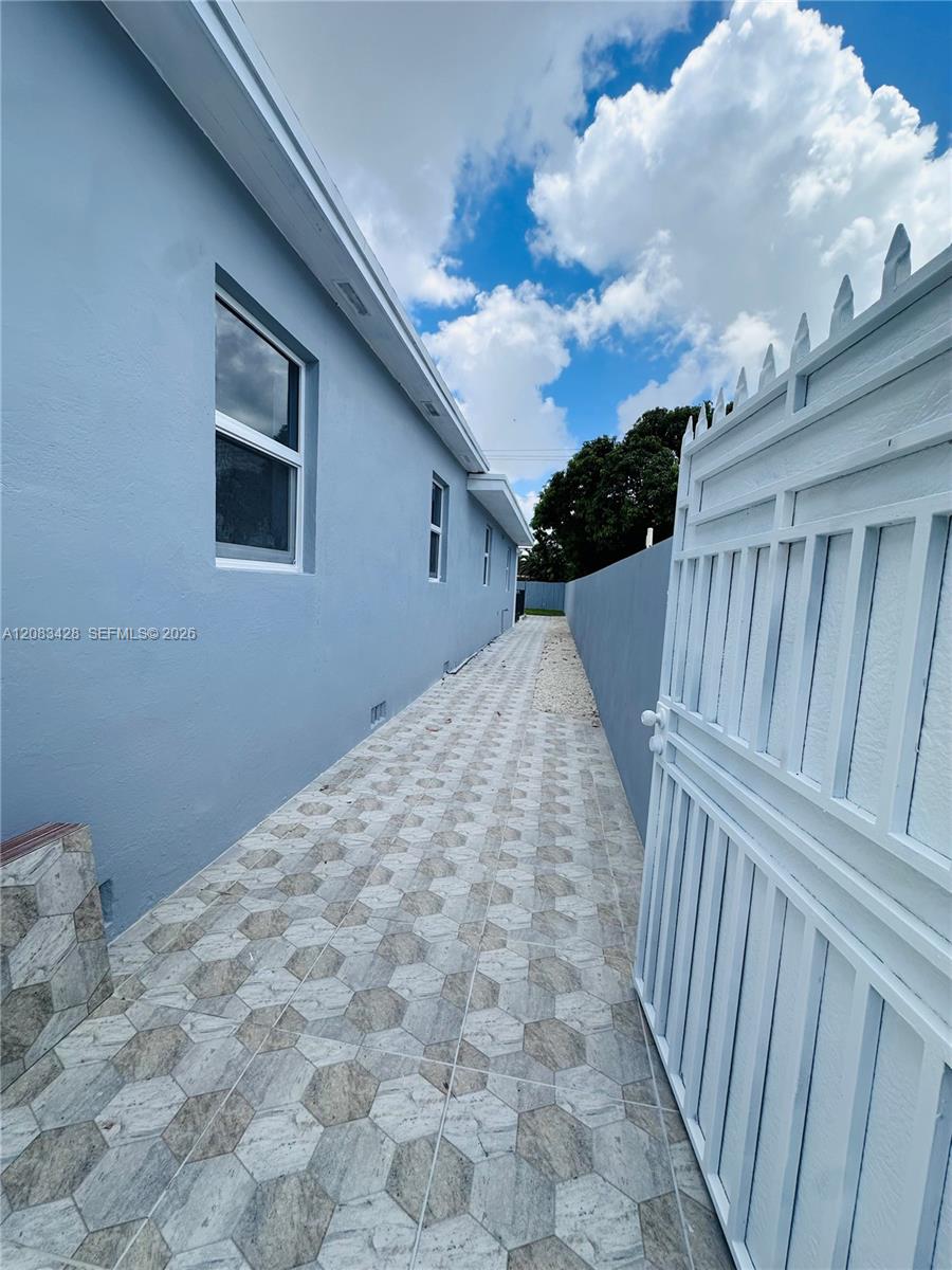 82 E 16th Street