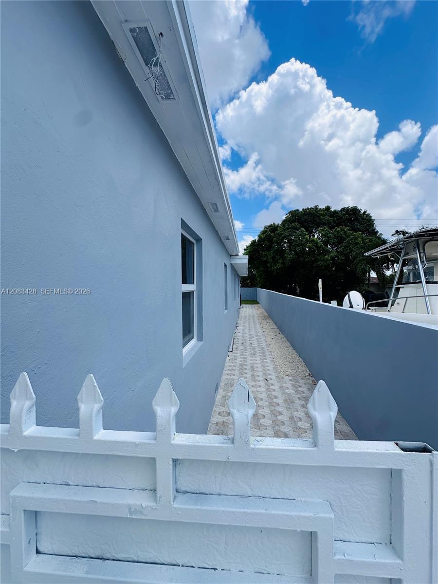 82 E 16th Street