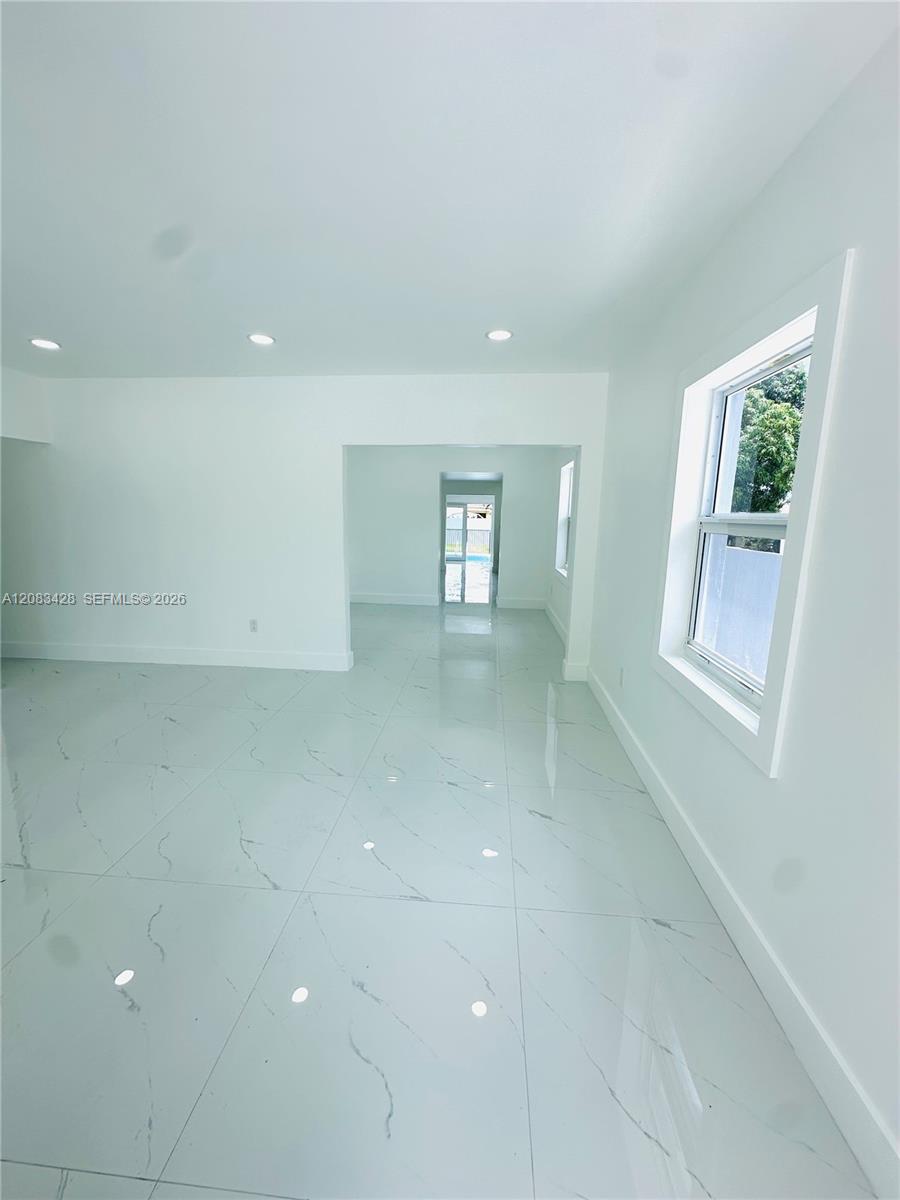 82 E 16th Street
