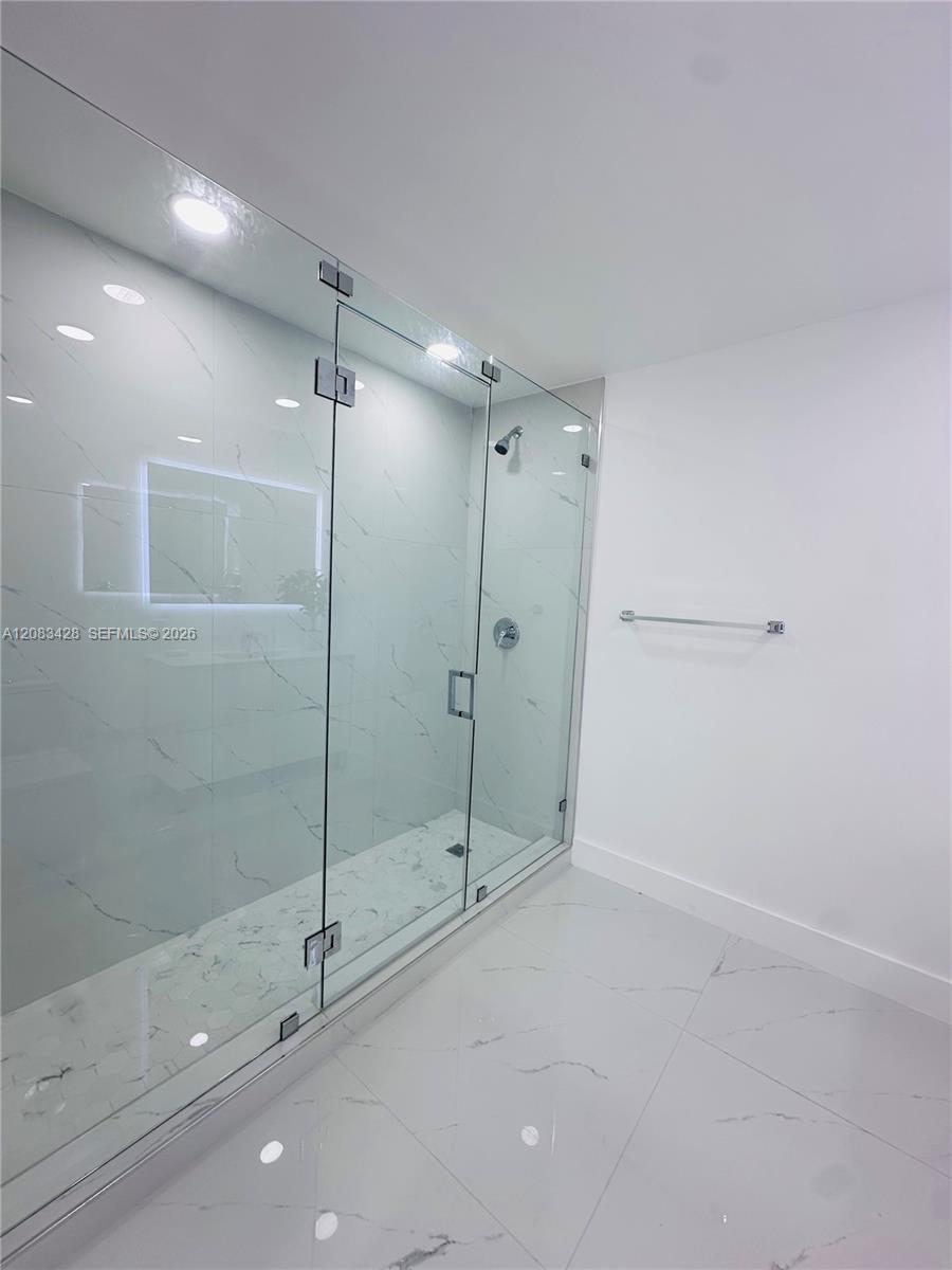 82 E 16th Street