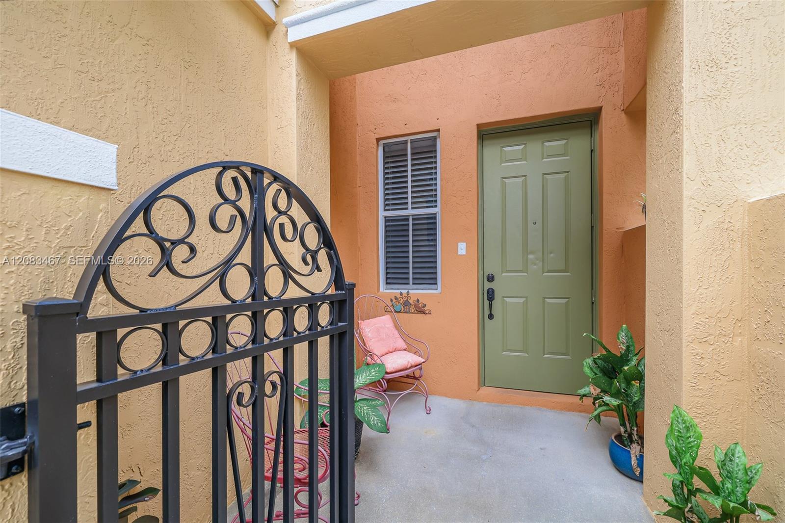 2260 NE 42nd Circle
