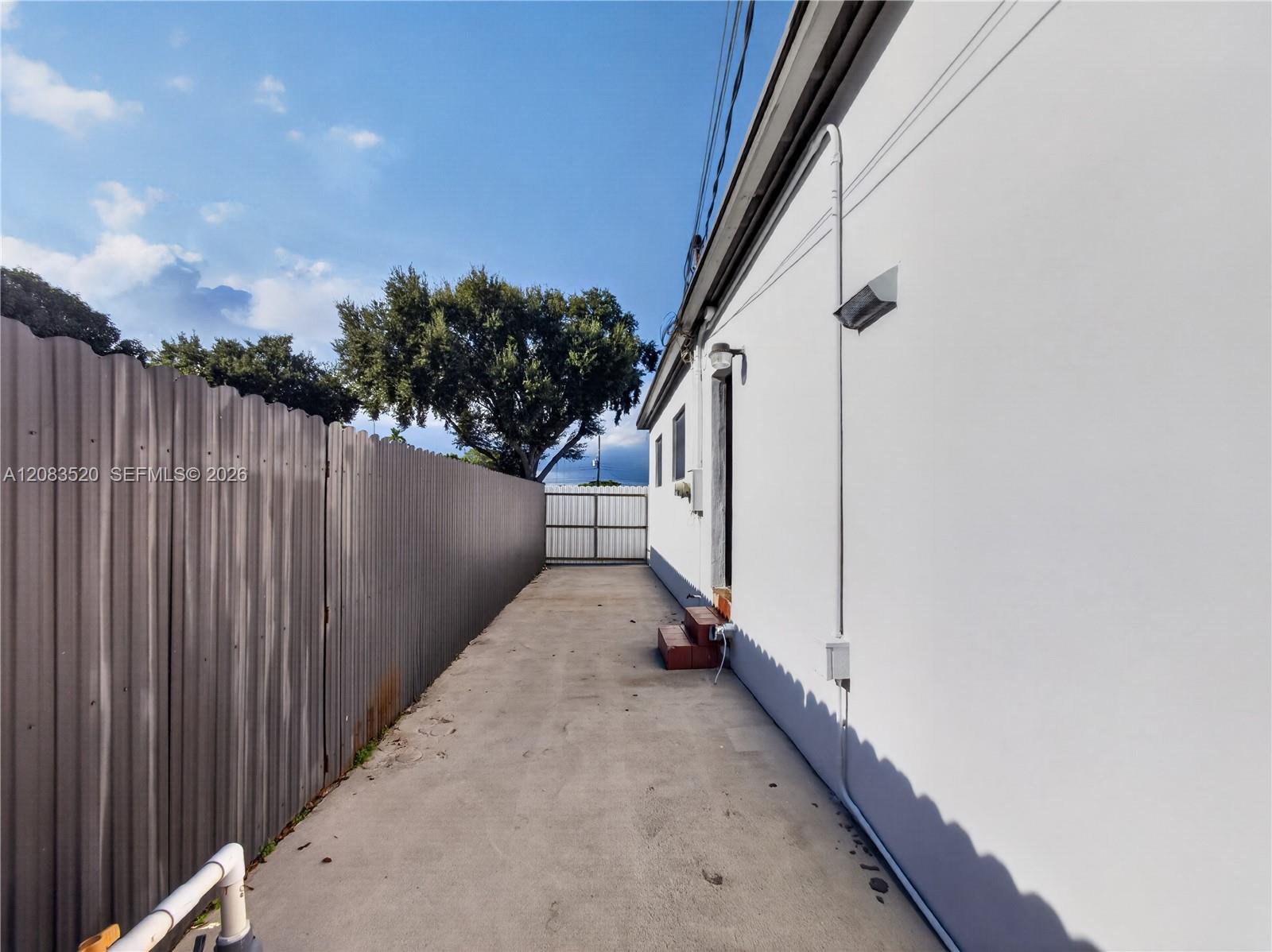 6240 SW 20th Terrace