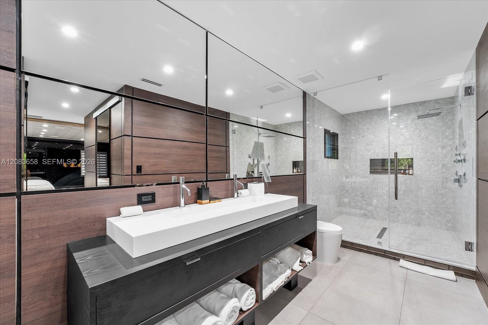 280 NE 156th Street