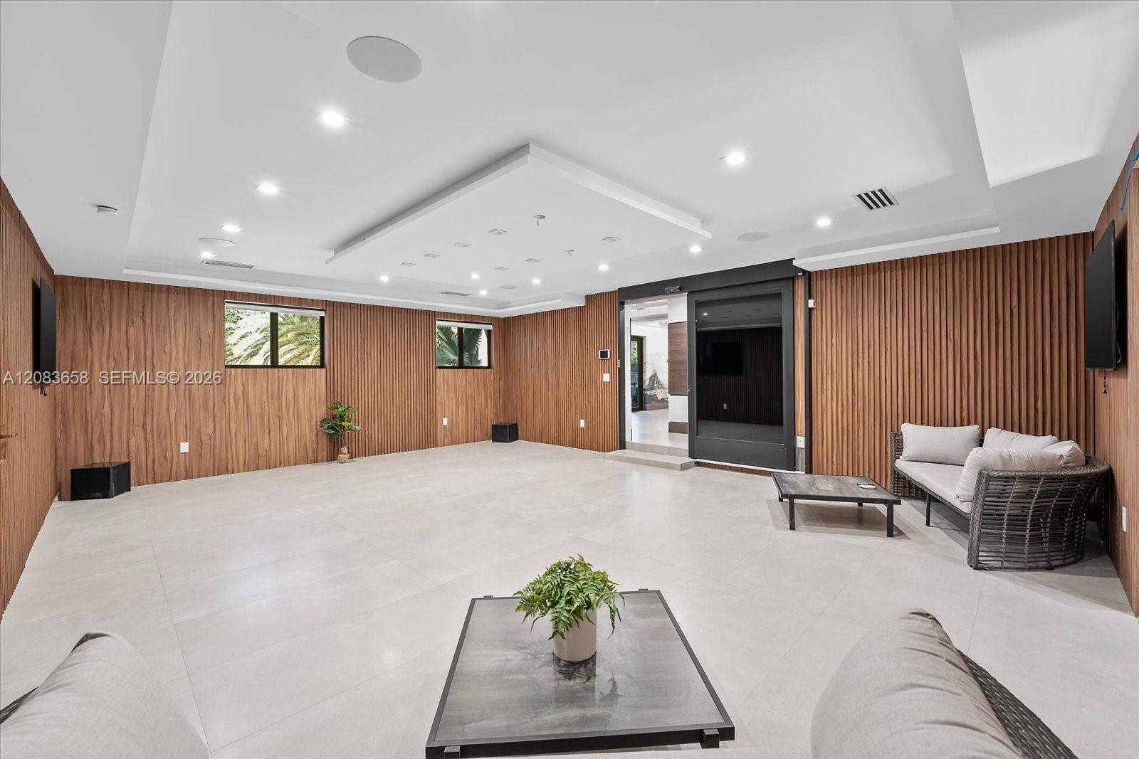 280 NE 156th Street