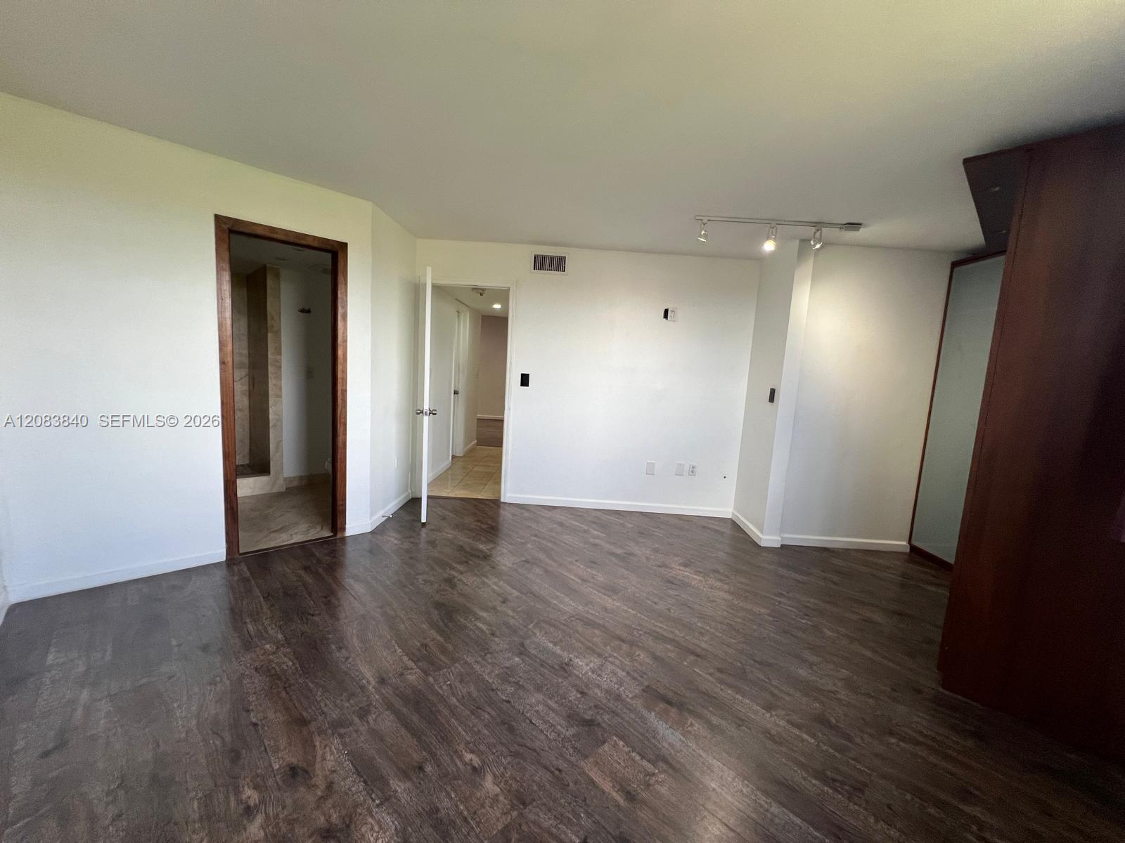 9715 Fontainebleau Boulevard
