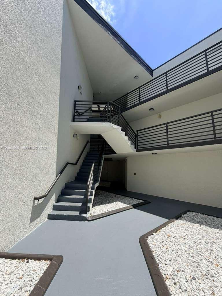 9715 Fontainebleau Boulevard