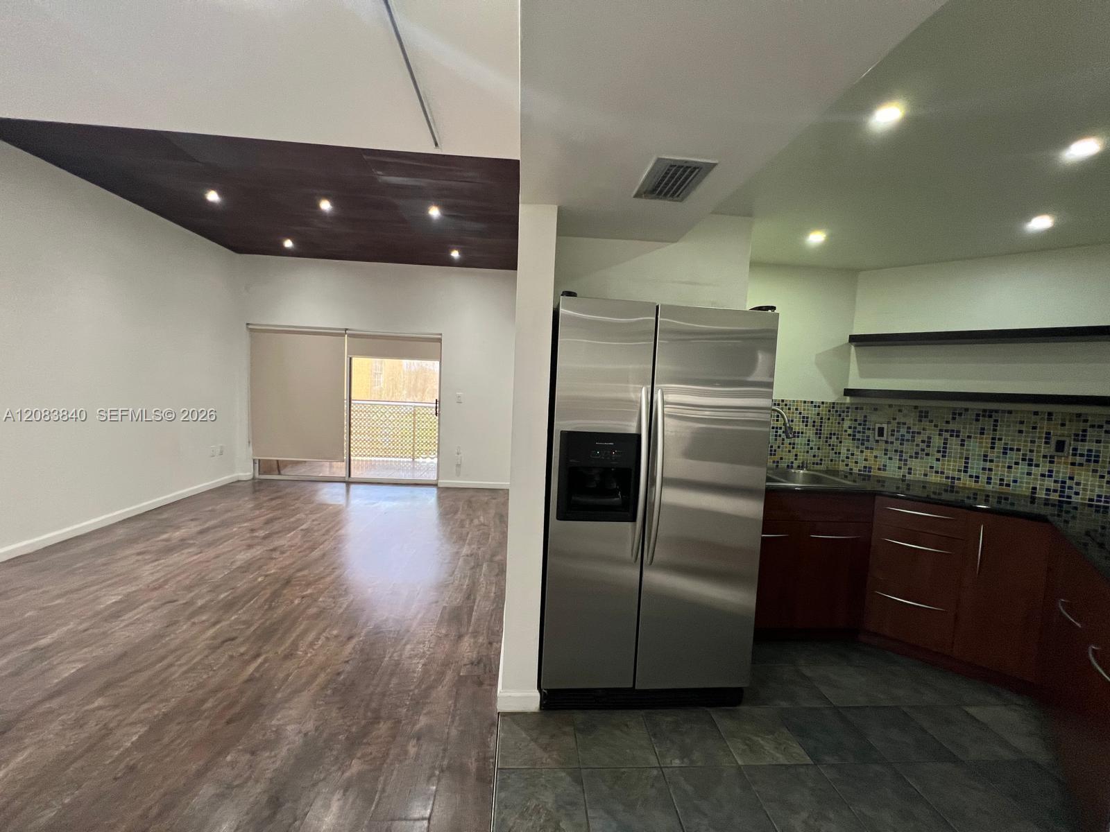9715 Fontainebleau Boulevard
