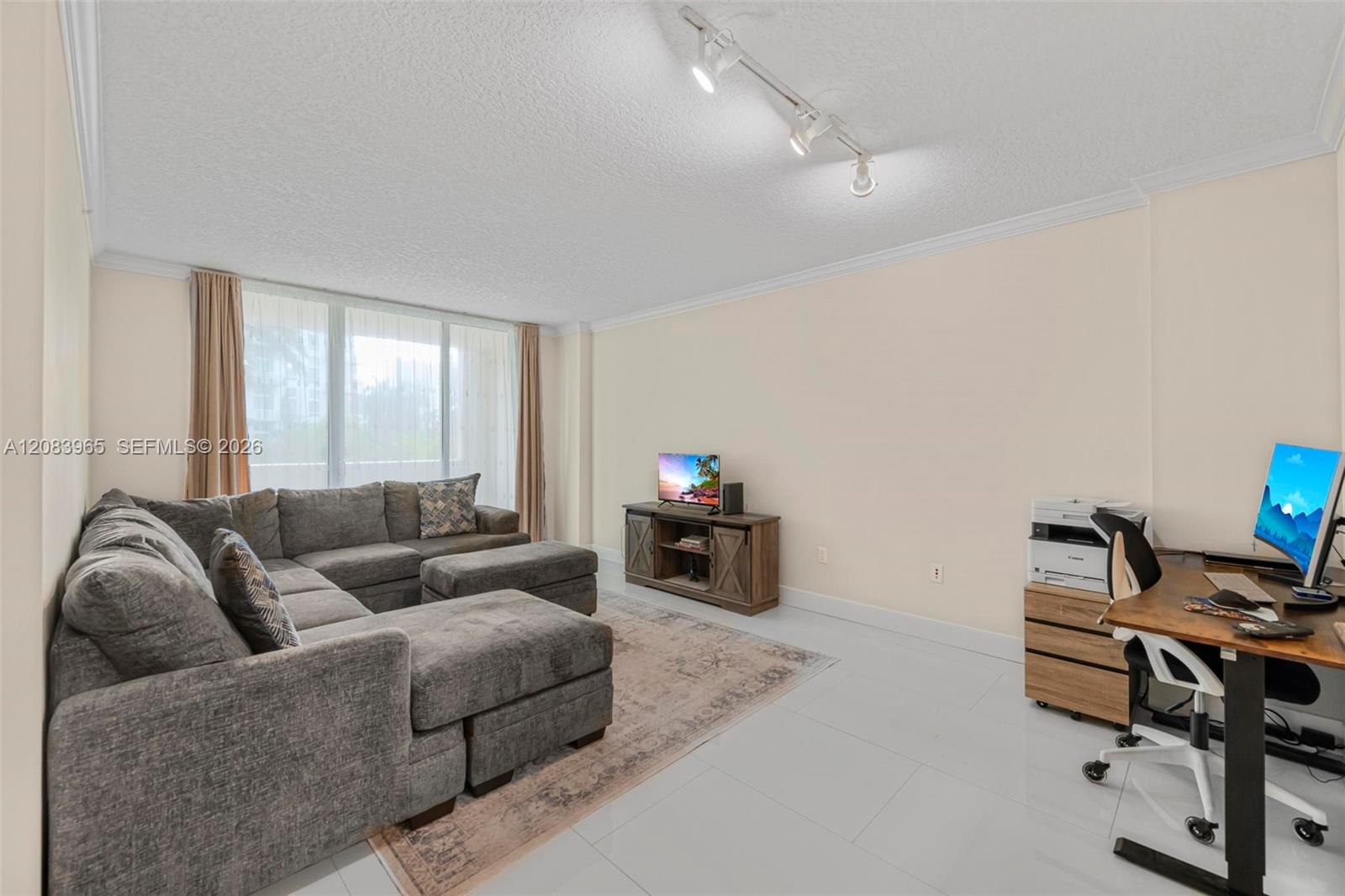 2000 N Bayshore Drive