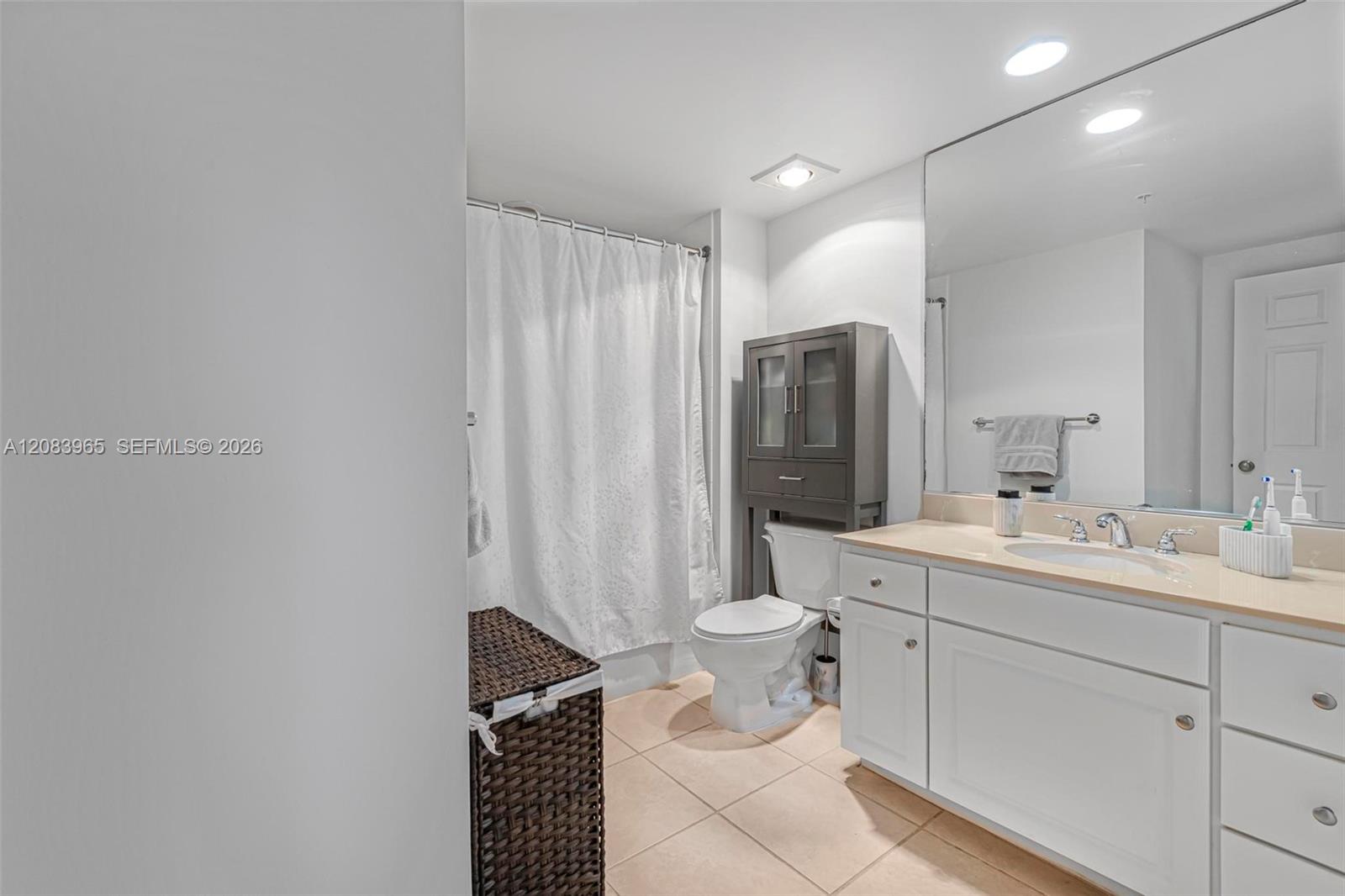 2000 N Bayshore Drive