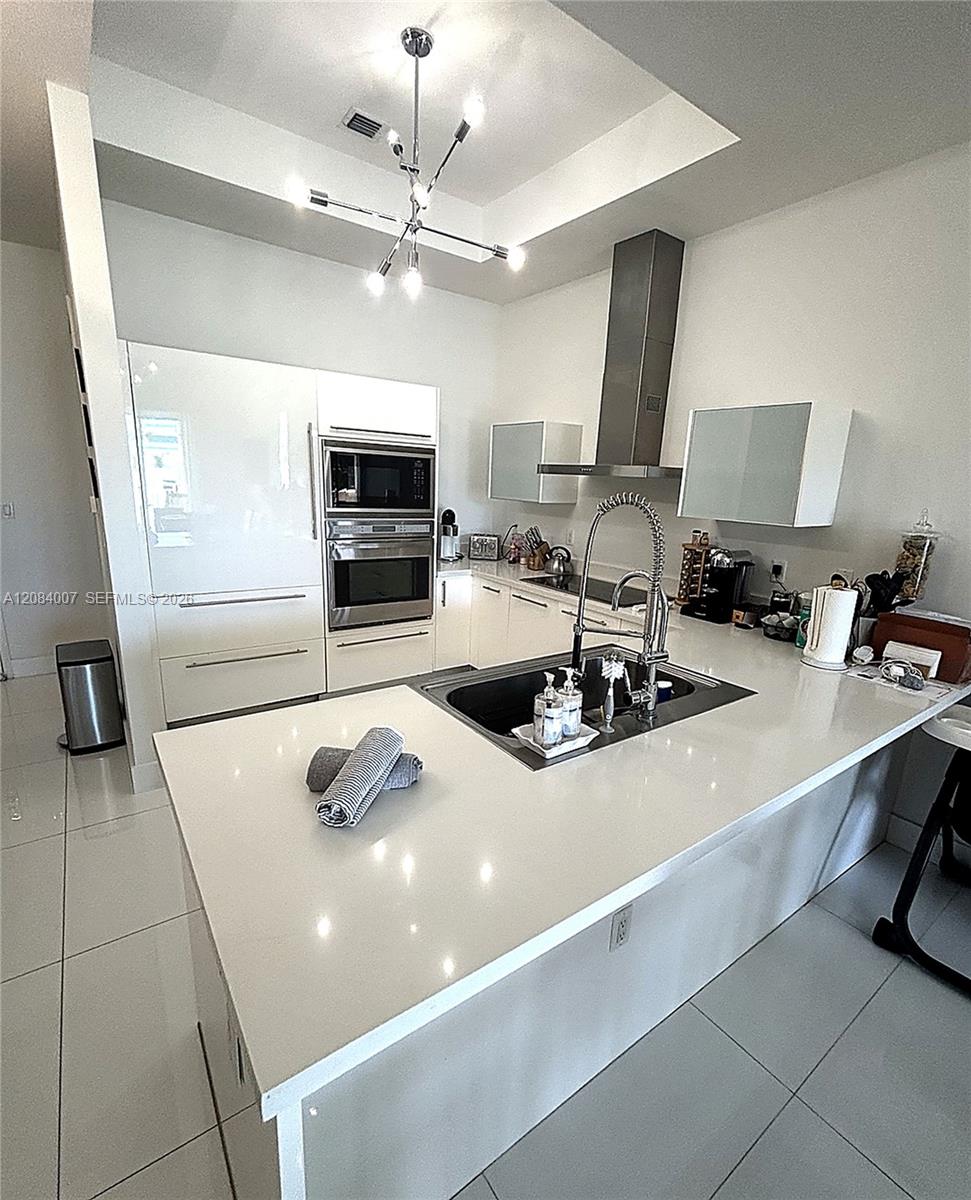 250 NE Sunny Isles Boulevard