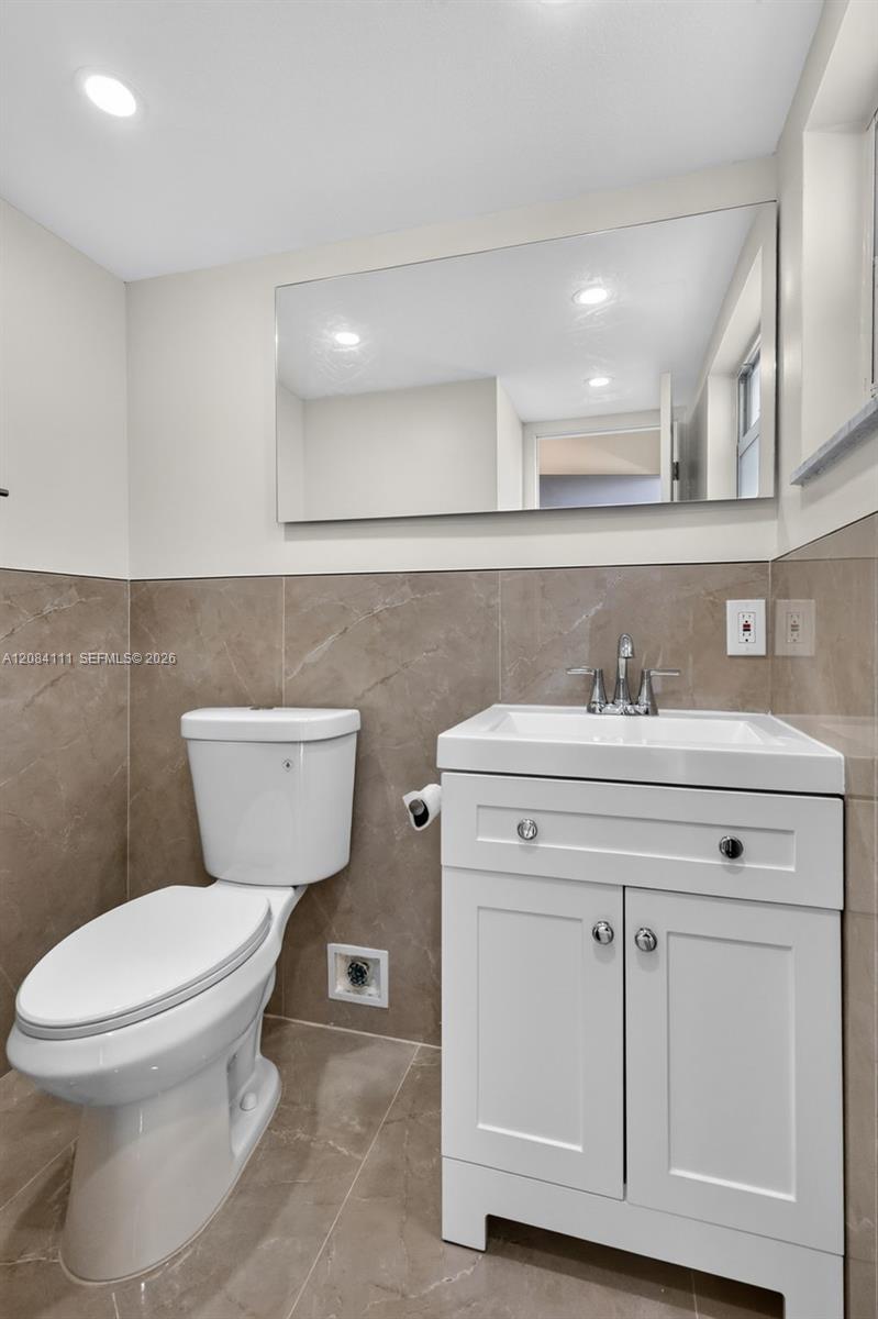 4000 NE 170th Street