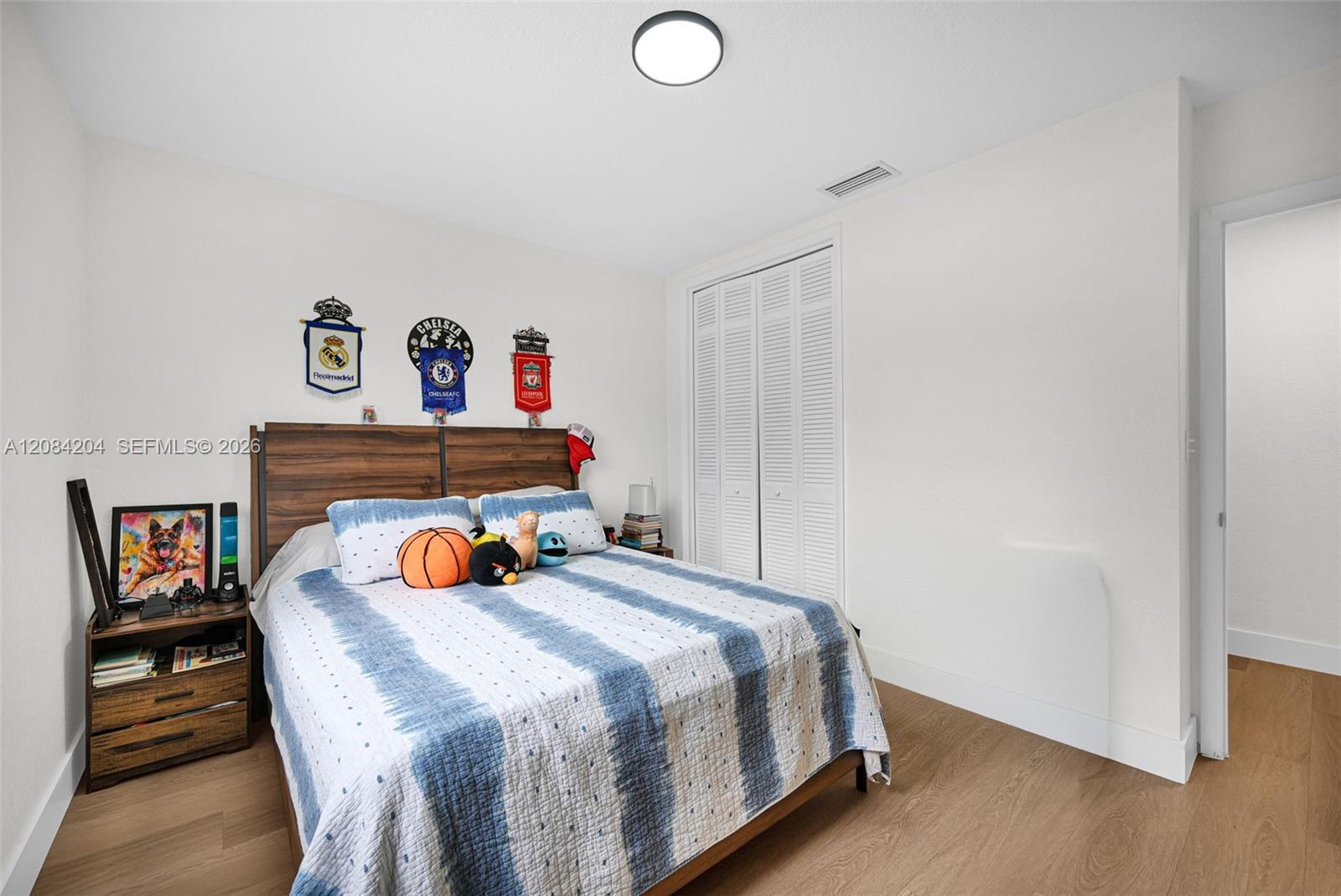 2211 SW 98th Place