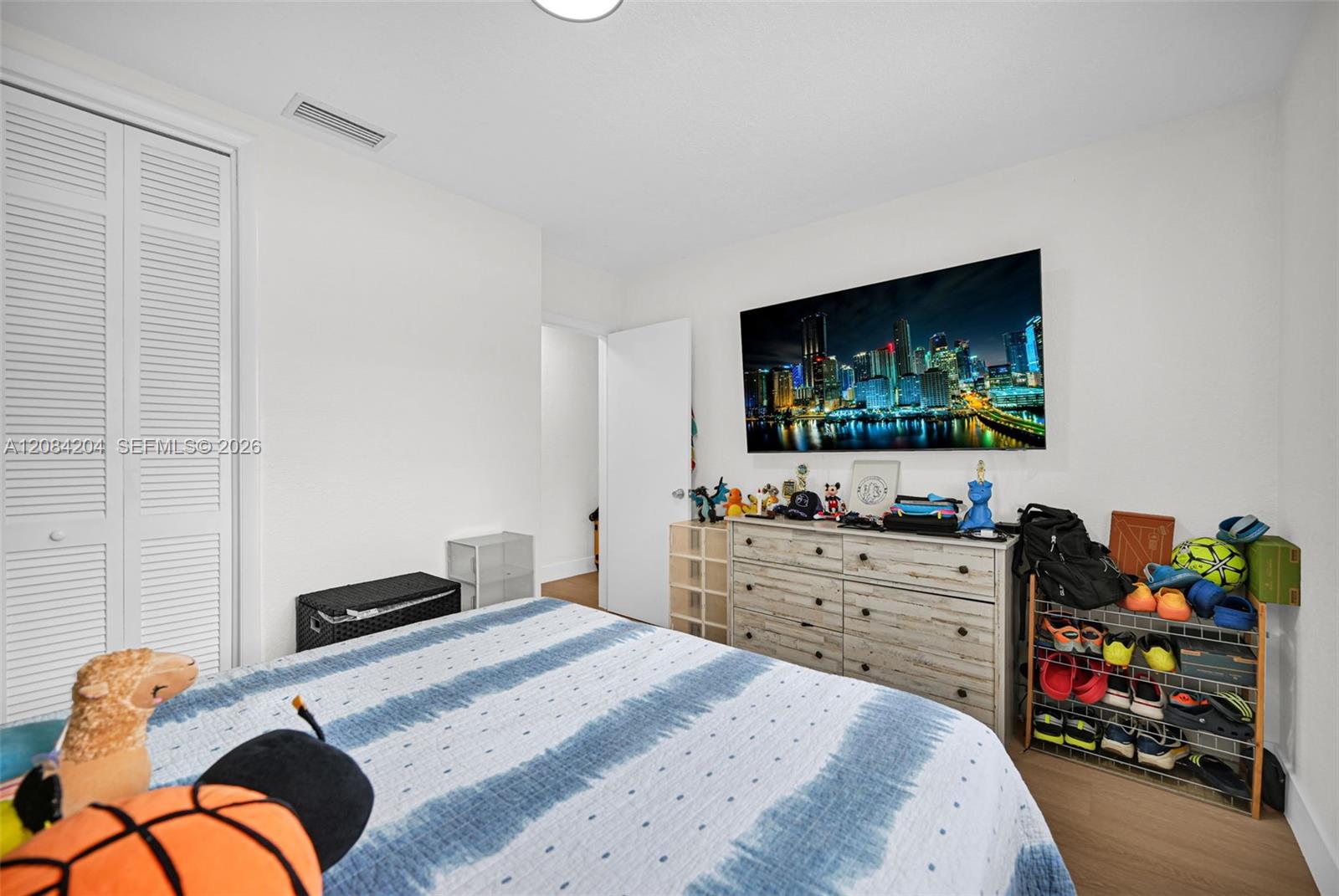 2211 SW 98th Place