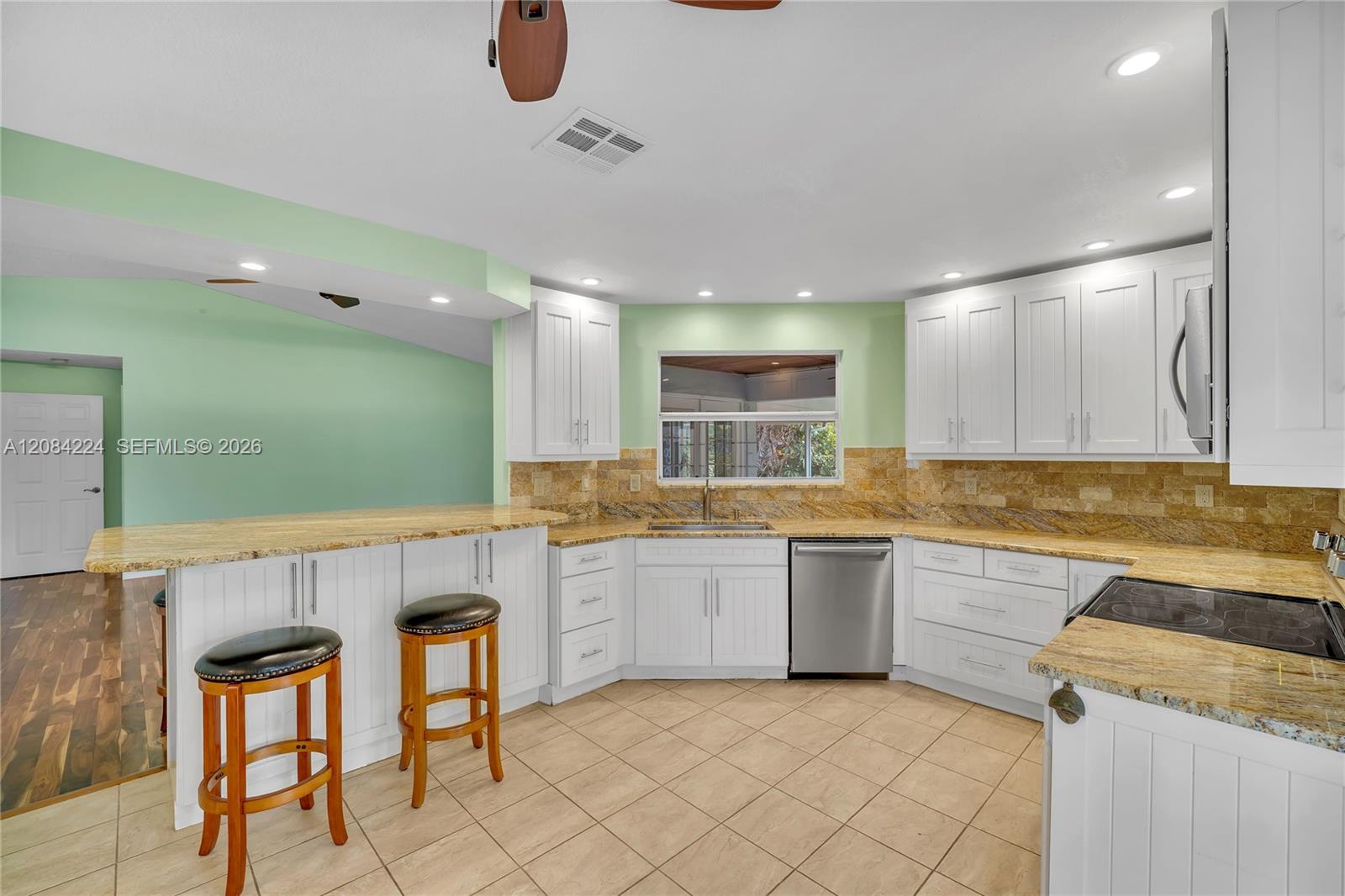 685 SE 25th Lane
