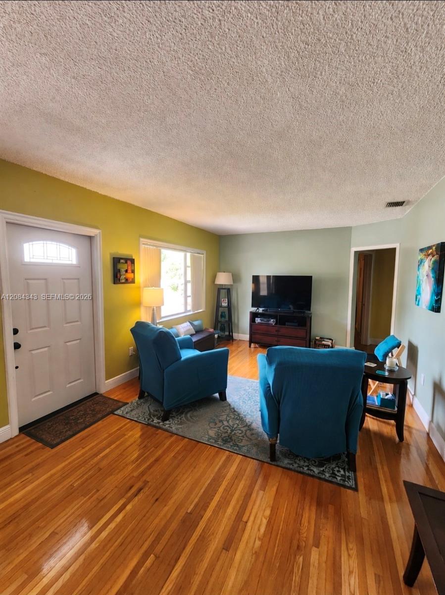 130 E 35th Street