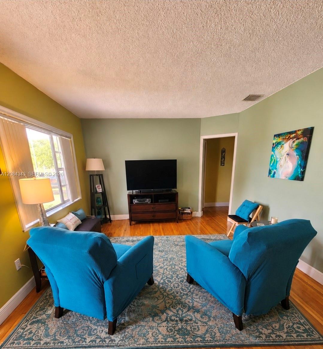 130 E 35th Street