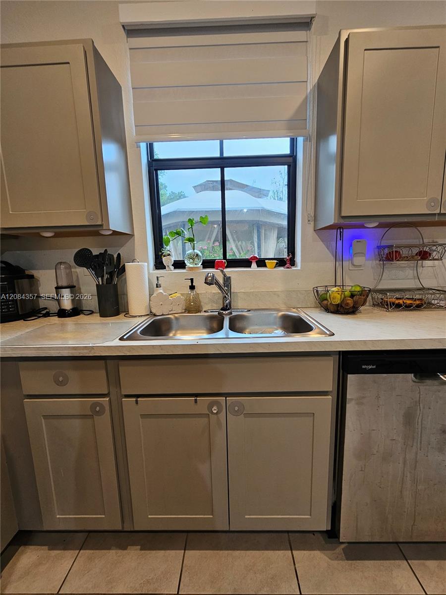 300 NE 12th Street