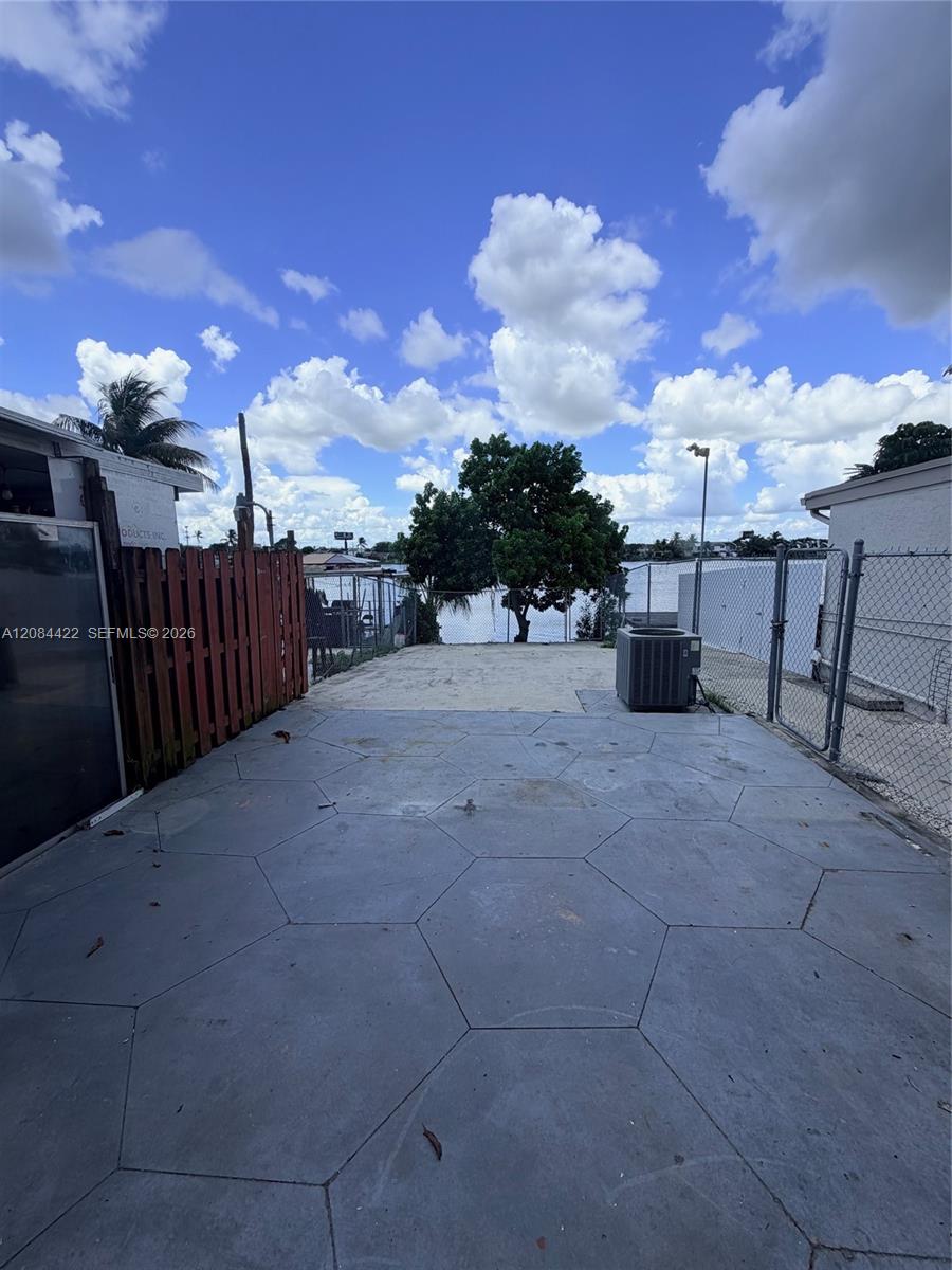 7006 W 17th Court