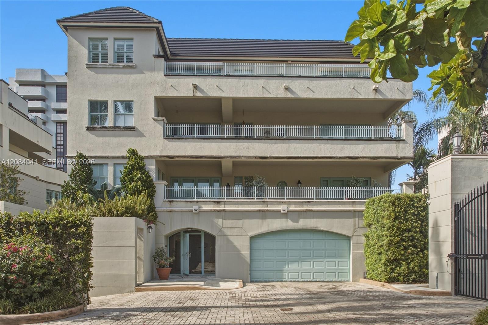 2600 Segovia Street