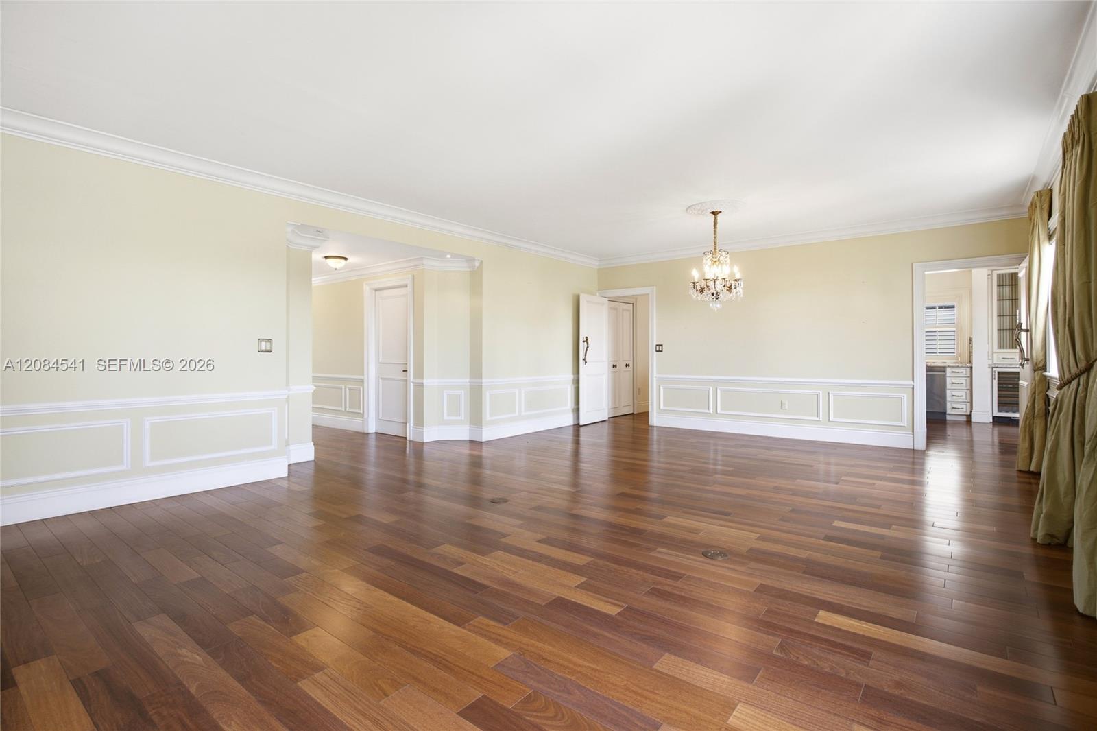 2600 Segovia Street