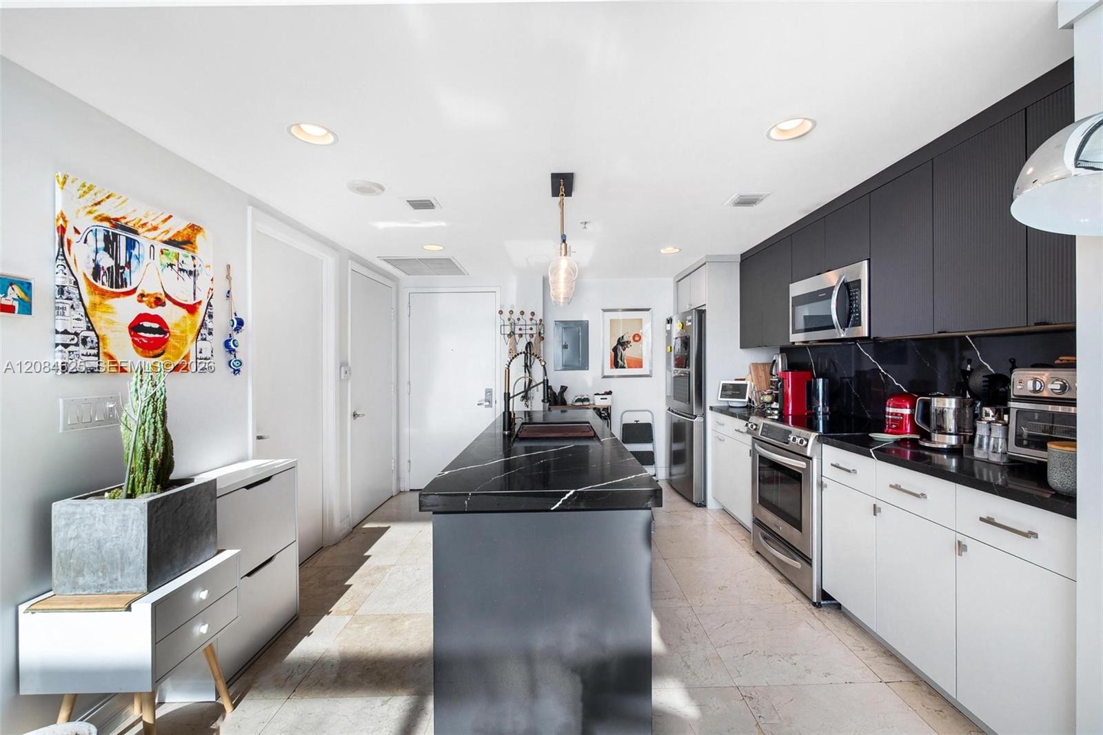 665 NE 25th Street